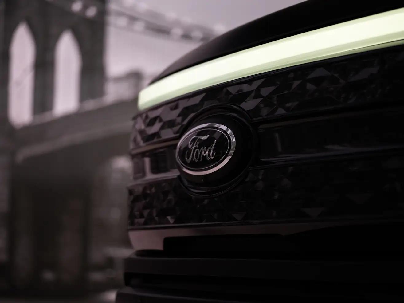 ford f150 lightning side